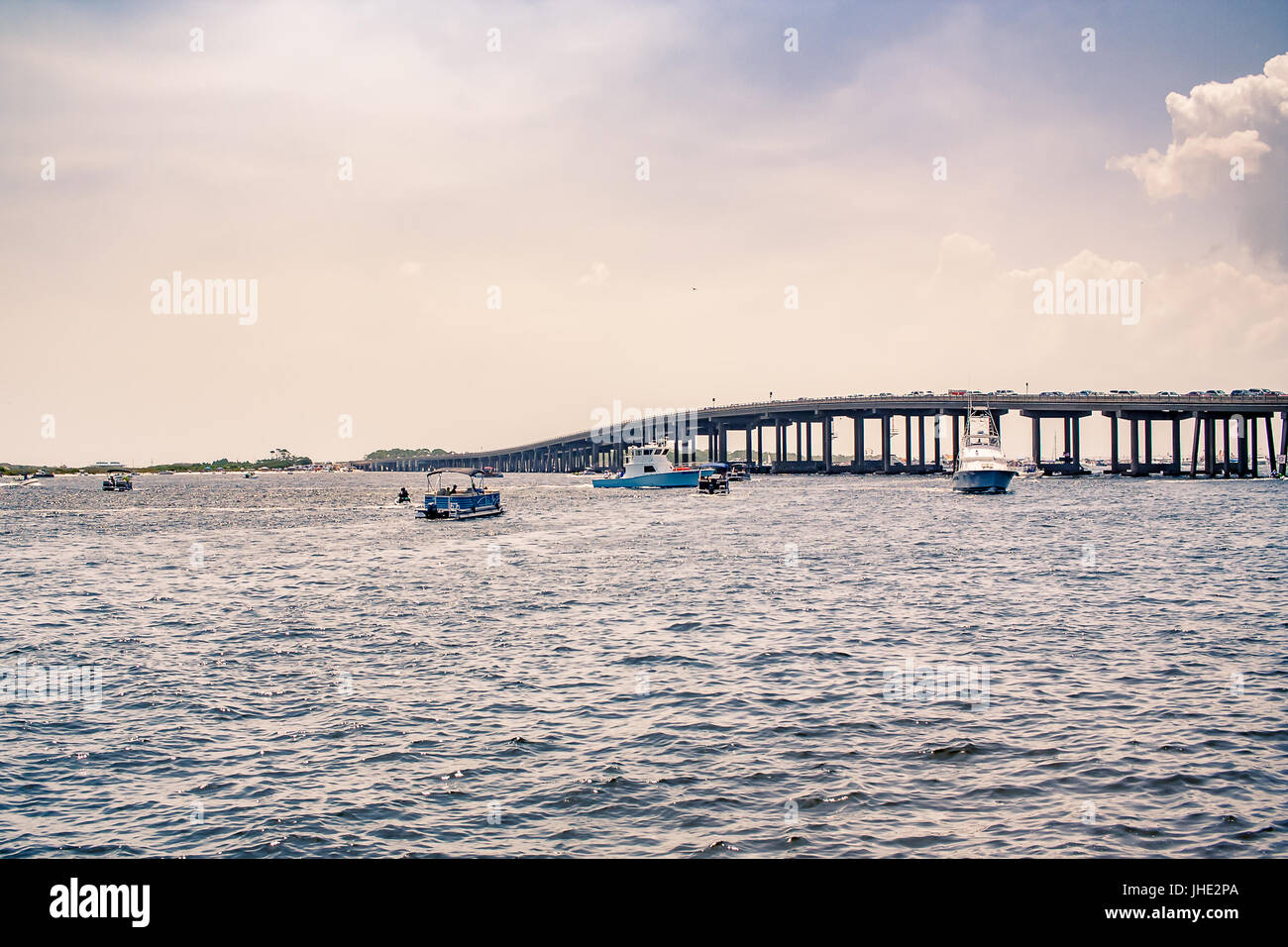 Die Brücke über Destin Hafen Stockfoto