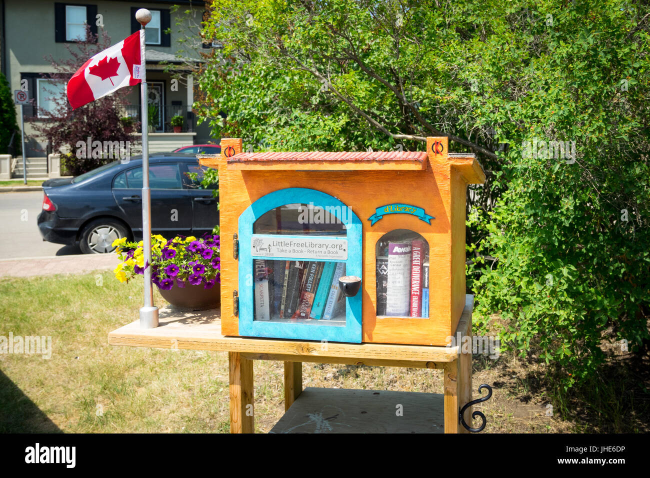 Eine niedliche kleine freie Bibliothek Buch Austausch Box in Saskatoon, Saskatchewan, Kanada. Stockfoto