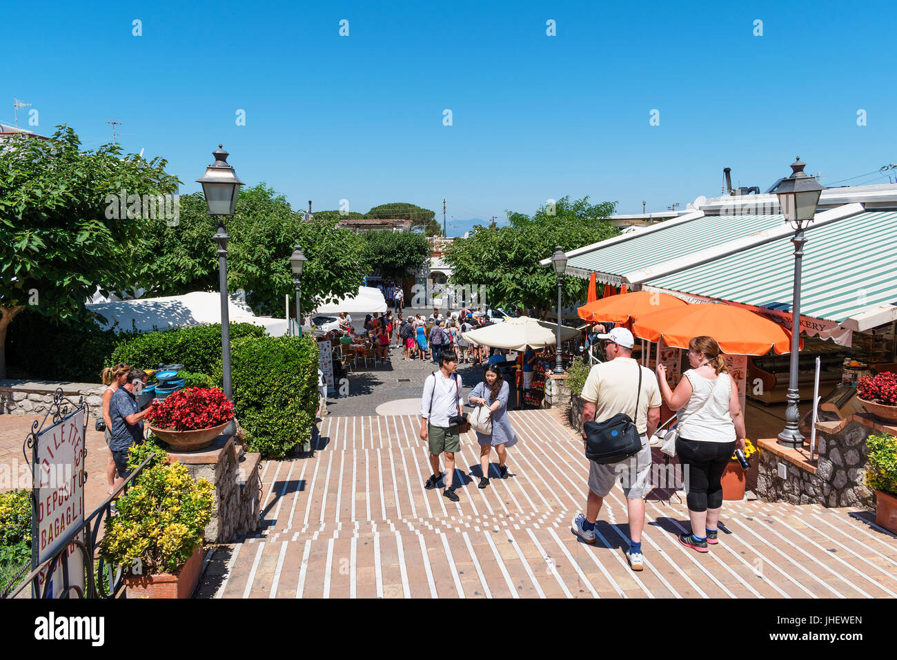 Pizza vittoria anacapri Fotos und Bildmaterial in hoher Auflösung Alamy