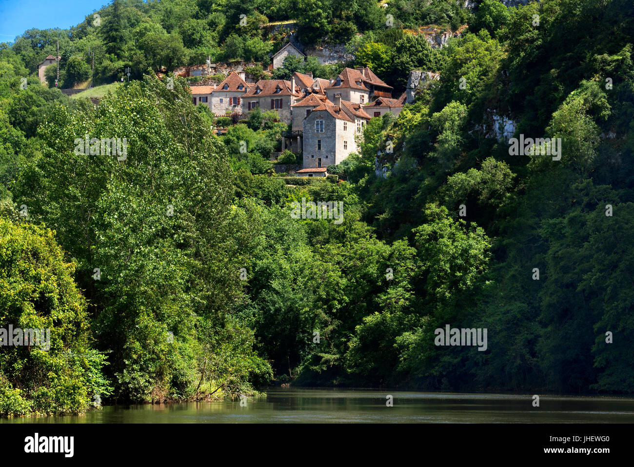 Fluviale Tourismus auf den Fluss Lot in Saint-Cirq Lapopie, dem Lot, Frankreich. Stockfoto