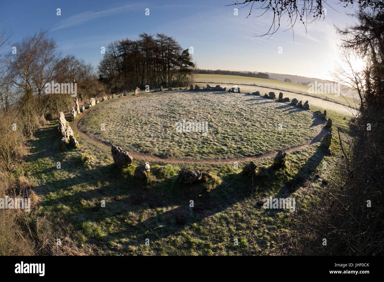 Den Männern des Königs Stein Kreis im Winterfrost, die Rollright Stones, Chipping Norton, Cotswolds, Oxfordshire, England, Vereinigtes Königreich, Europa Stockfoto