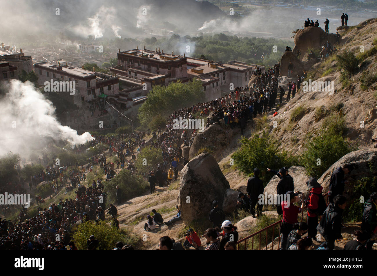 Rund um das Drepung Kloster während der Joghurt-Festival oder auch genannt Shoton Festival, Lhasa, Tibet. Stockfoto