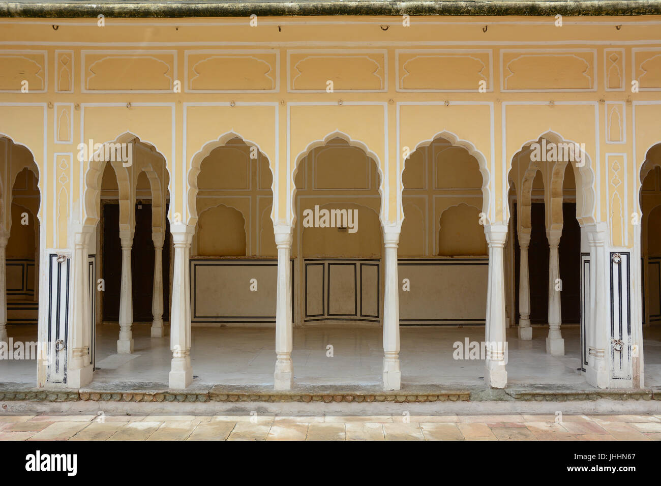 Innerhalb des Hawa Mahal (Windpalast) in Jaipur, Indien. Hawa Mahal, gebaut im Jahre 1799 von Maharaja Sawai Pratap Singh, ist eines der wichtigsten Denkmäler Stockfoto