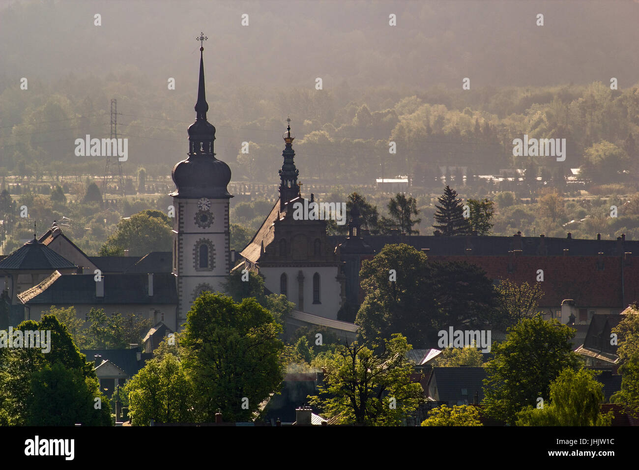 Stary Sacz Stadt bei Sonnenaufgang. Kloster der Klarissen in Stary Sacz, Polen. Stockfoto
