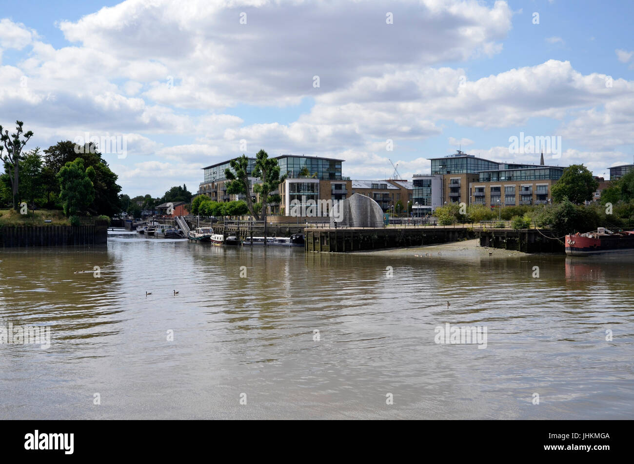 Am Zusammenfluss von der Themse und dem Grand Union Canal (Fluss Brent) bei Brentford in Westlondon Stockfoto