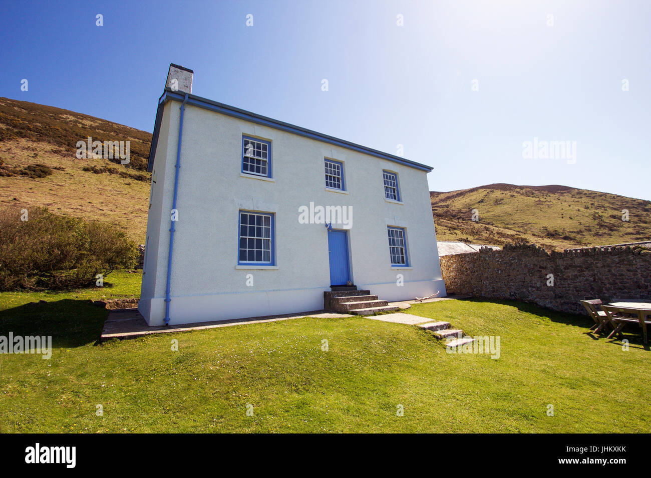 Weiße idyllische Cottage in Wales Stockfoto