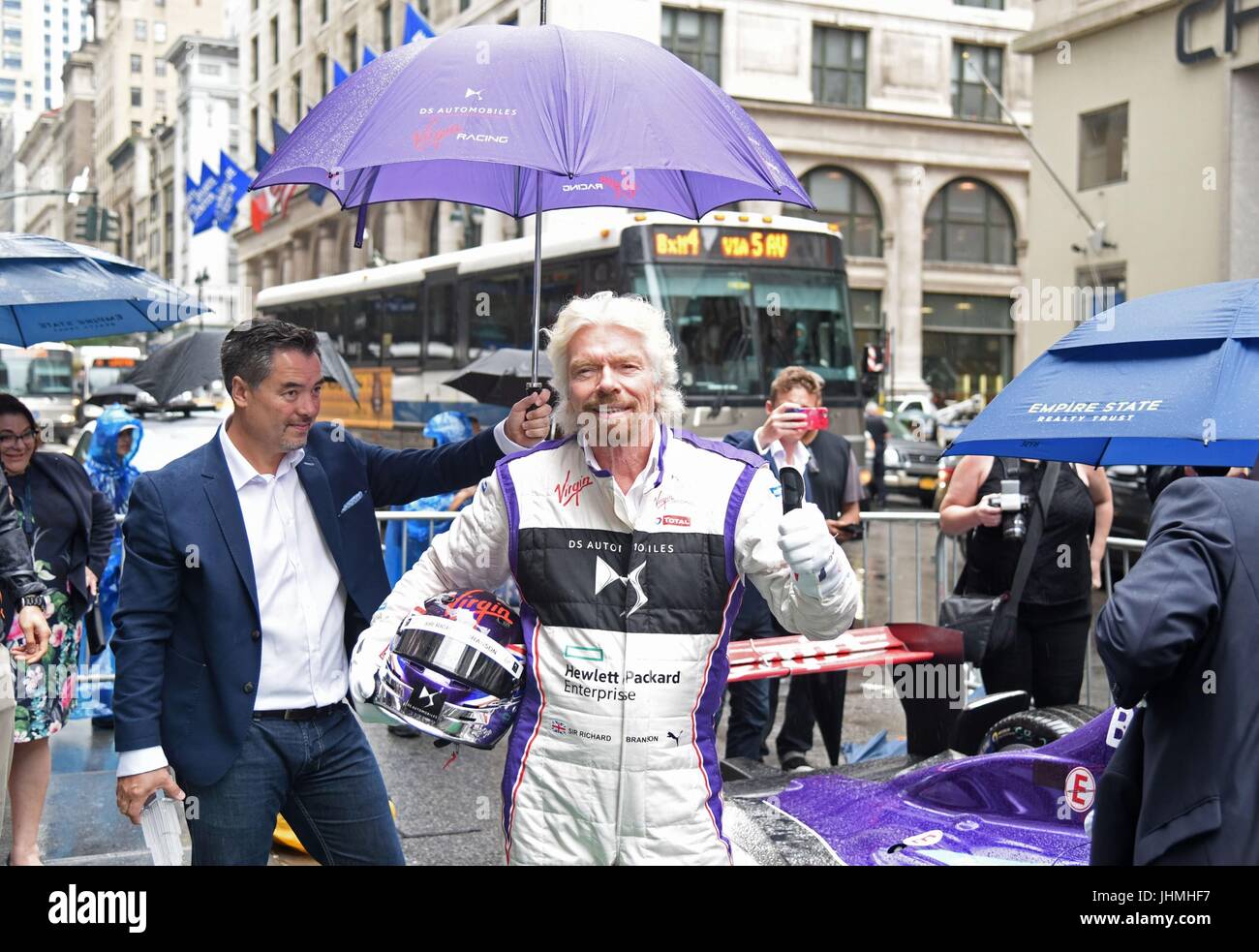 New York, NY, USA. 14. Juli 2017. Sir Richard Branson bei einem öffentlichen Auftritt für Richard Branson Besuche Empire State Building, Empire State Building, New York, NY 14. Juli 2017. Bildnachweis: Derek Sturm/Everett Collection/Alamy Live-Nachrichten Stockfoto