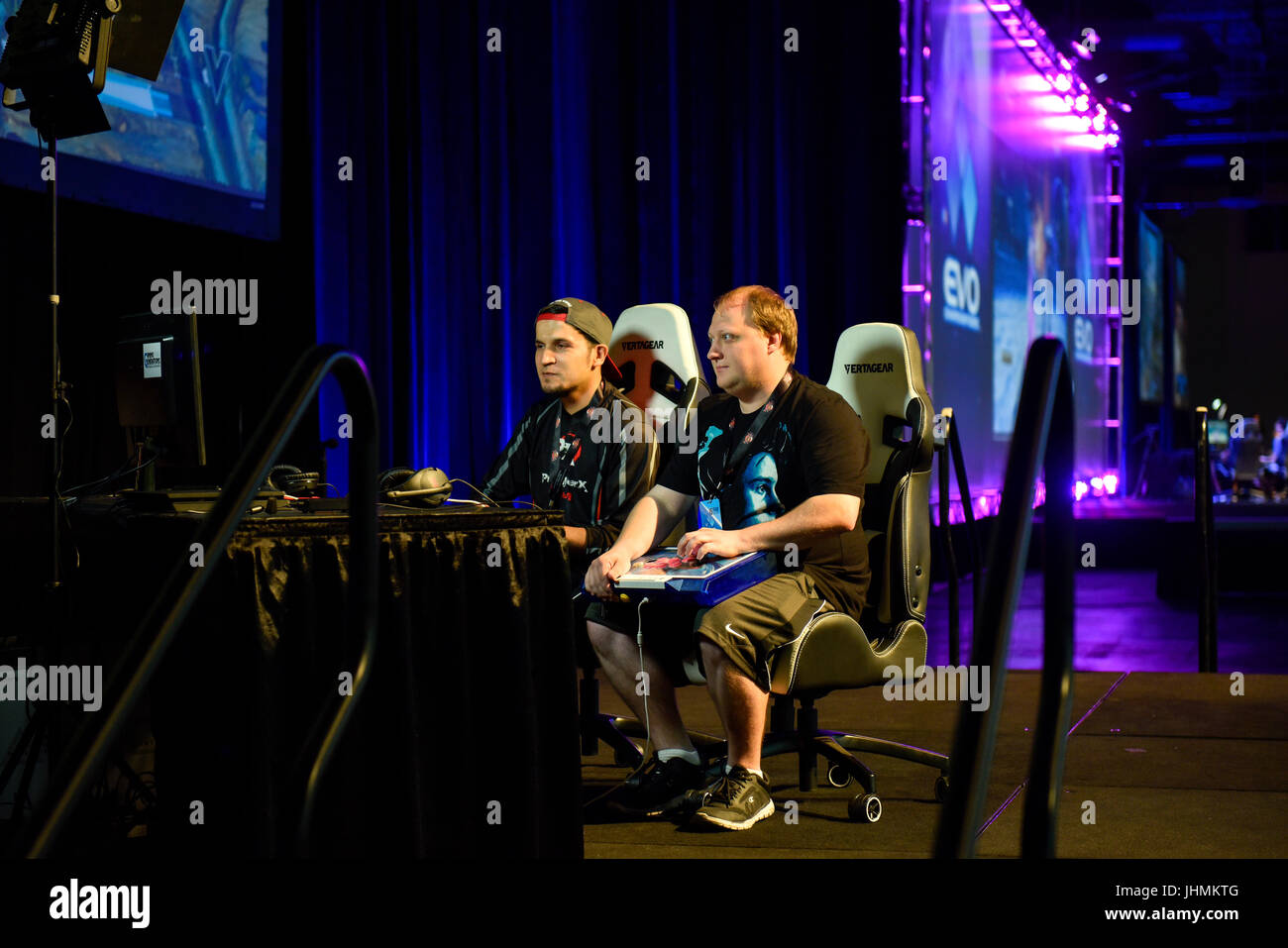 Las Vegas, USA. 14. Juli 2017. Las Vegas, Nevada, 14. Juli 2017 - Konkurrenten kämpfen um auf "Street Fighter V" bei EVO 2017, Tag1 - Credit: Ken Howard/Alamy Stockfoto