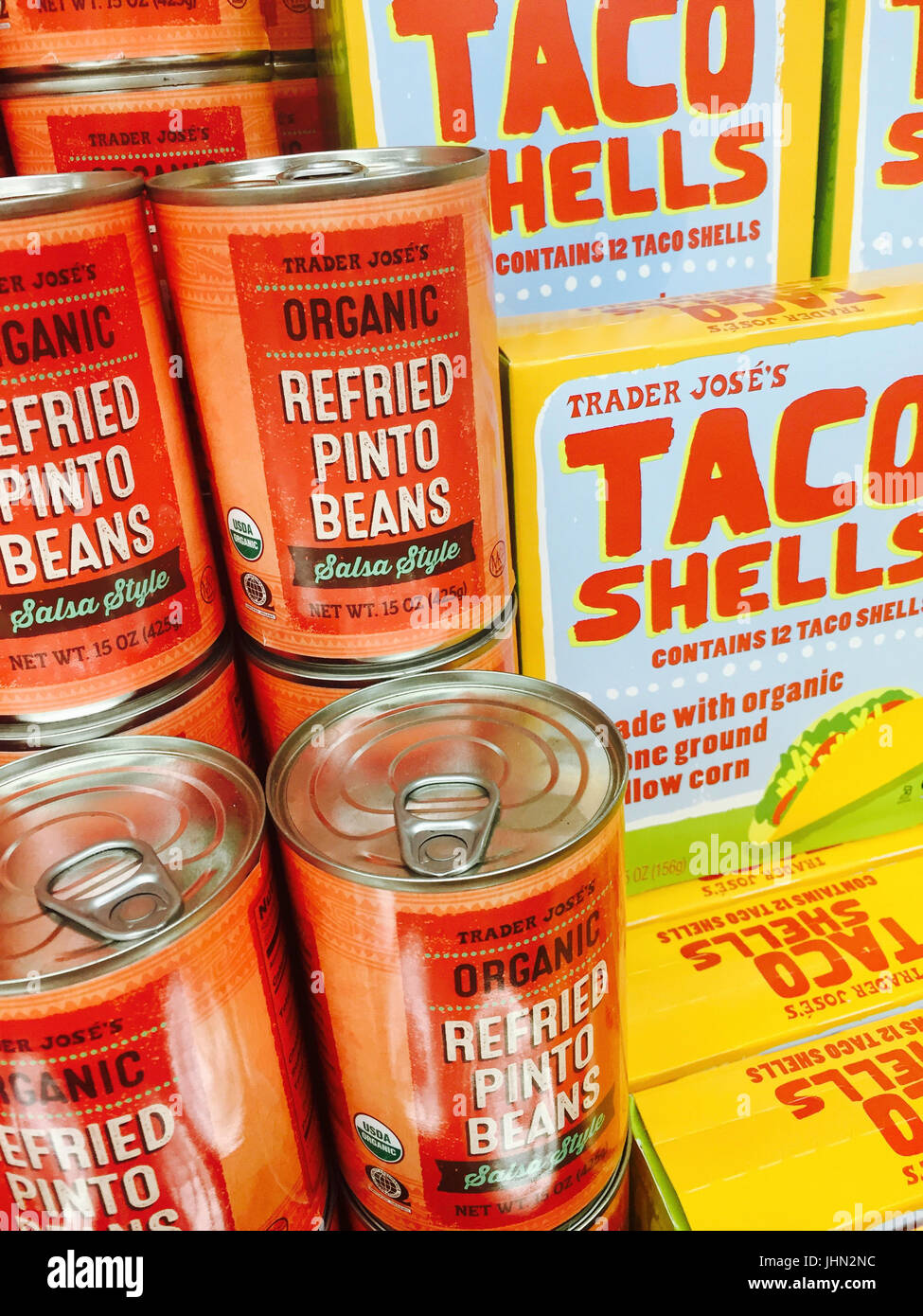 Trader Joe's Taco Zutaten am Ende Gang Anzeige, NYC, USA Stockfoto