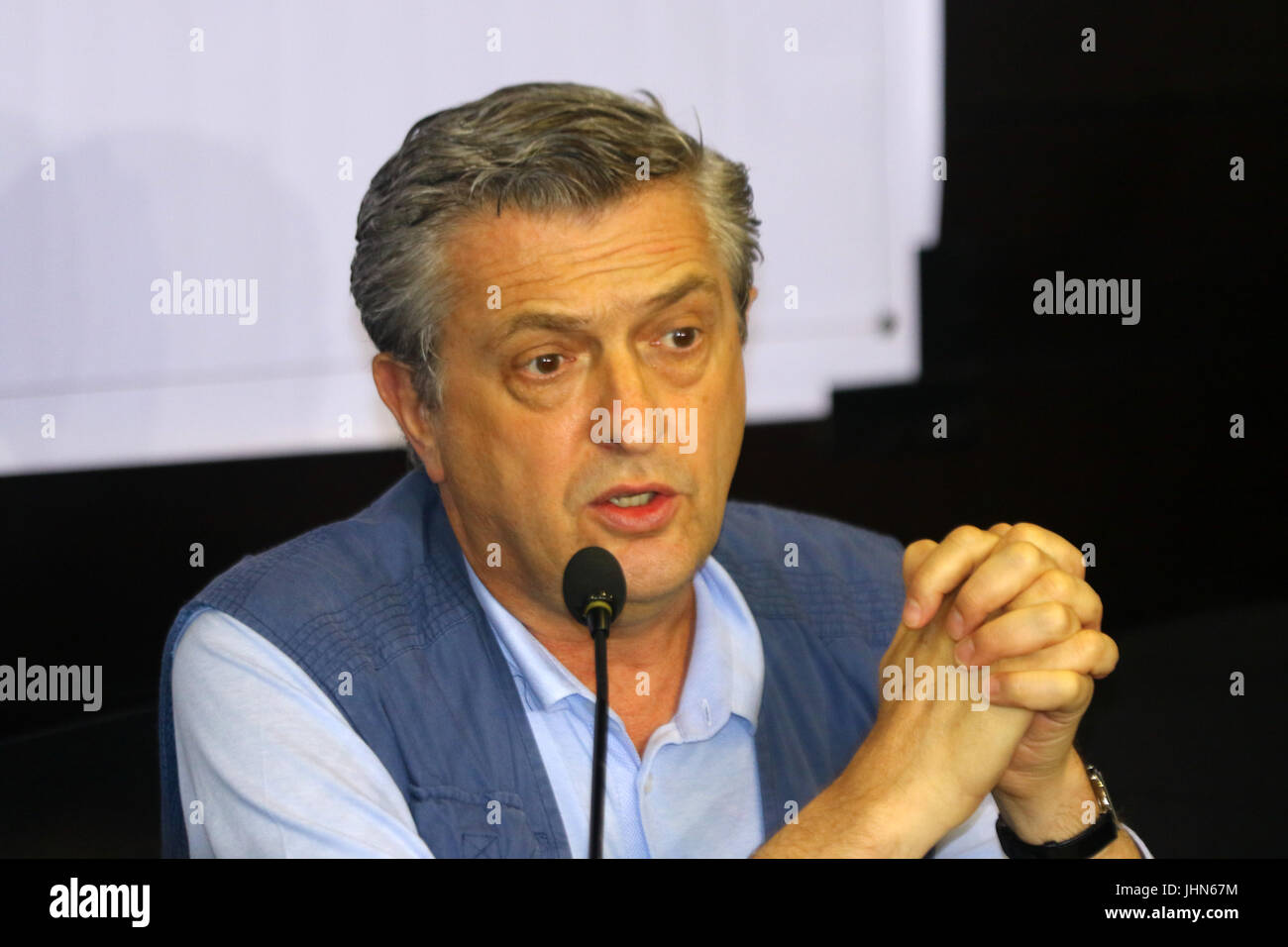 UN-Hochkommissar für Flüchtlinge Filippo Grandi spricht auf einer Pressekonferenz in Dhaka am 10. Juli 2017. Stockfoto