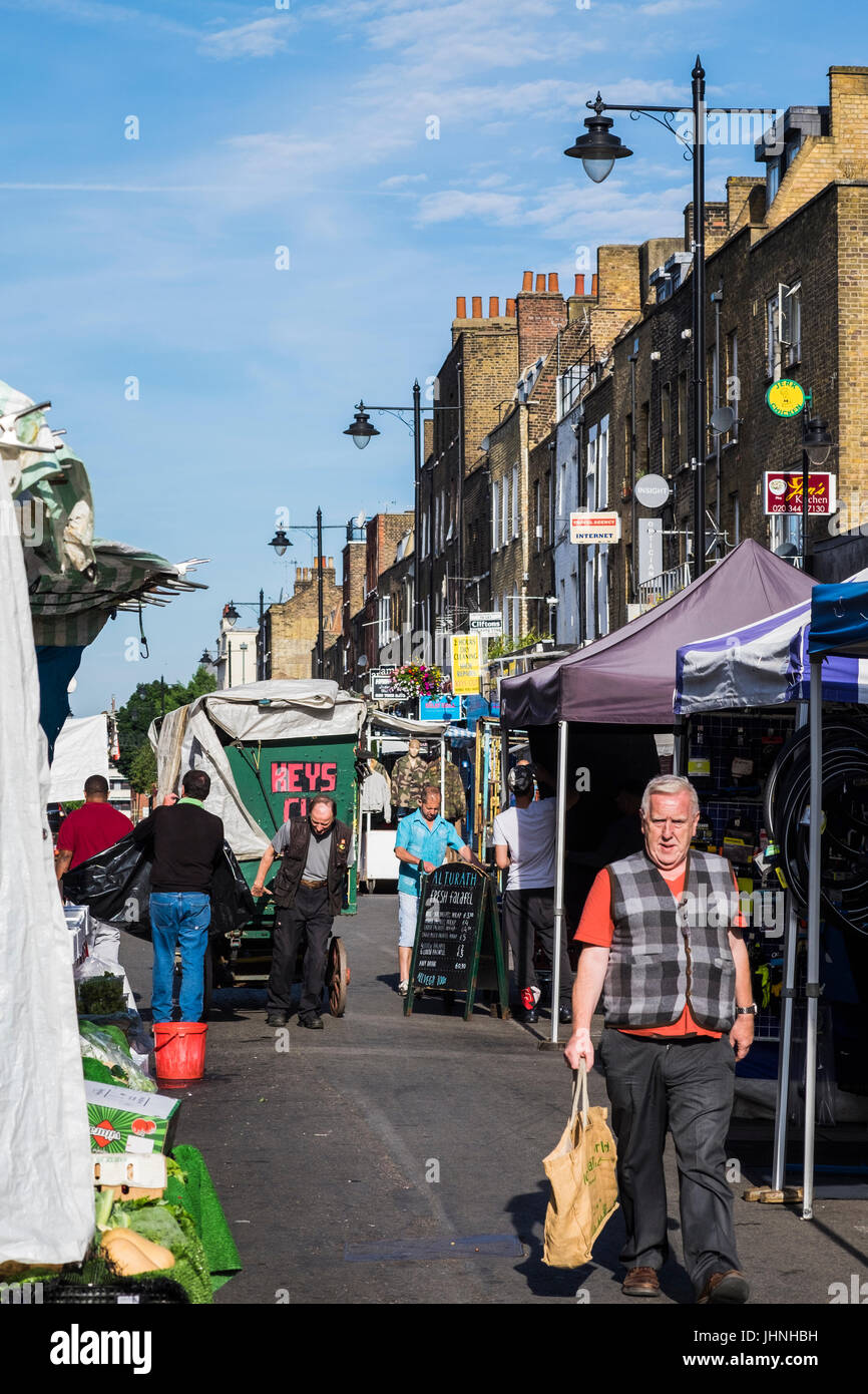 Der Chapel Street Market ist ein täglicher Markt auf Chapel Street, Stadtteil Islington, London, England, Vereinigtes Königreich Stockfoto