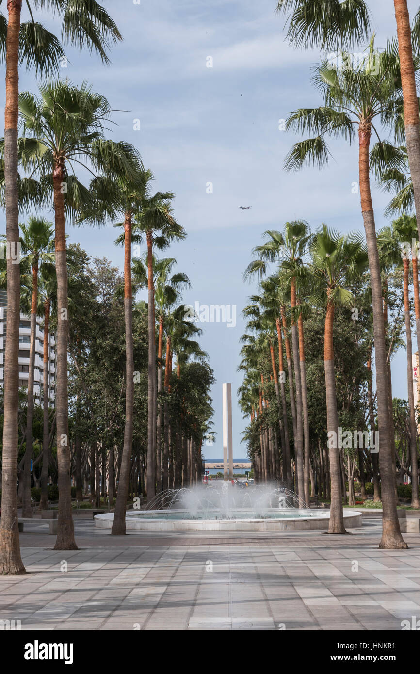 Die Rambla von Belen, verläuft zwischen der Puerta de Purchena und Plaza Emilio Perez wo Sie, Almeria, Andalusien, Spanien einsteigen Stockfoto