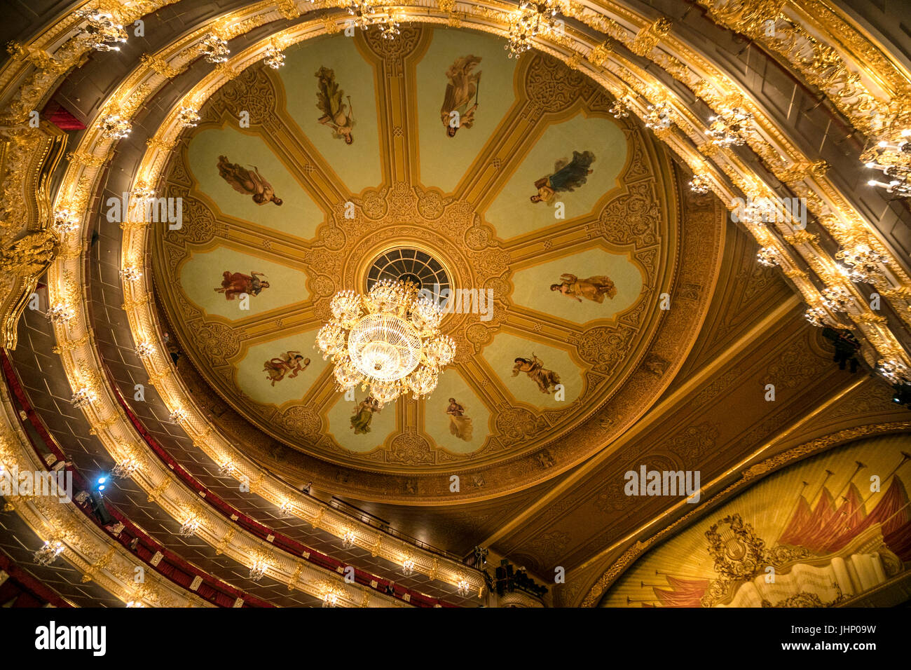 Blick in das Innere des Auditorium im Bolschoi-Theater historische Theater Ballett und Oper in Moskau, Russland Stockfoto