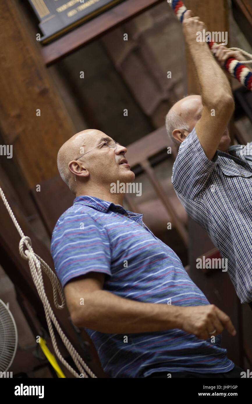 59-j hrige Mark Reagan im Jahr 2016 in Worcester Steinhuser Glockenturm, die Glocken geklingelt hat, seit er 13 abgebildet. Stockfoto