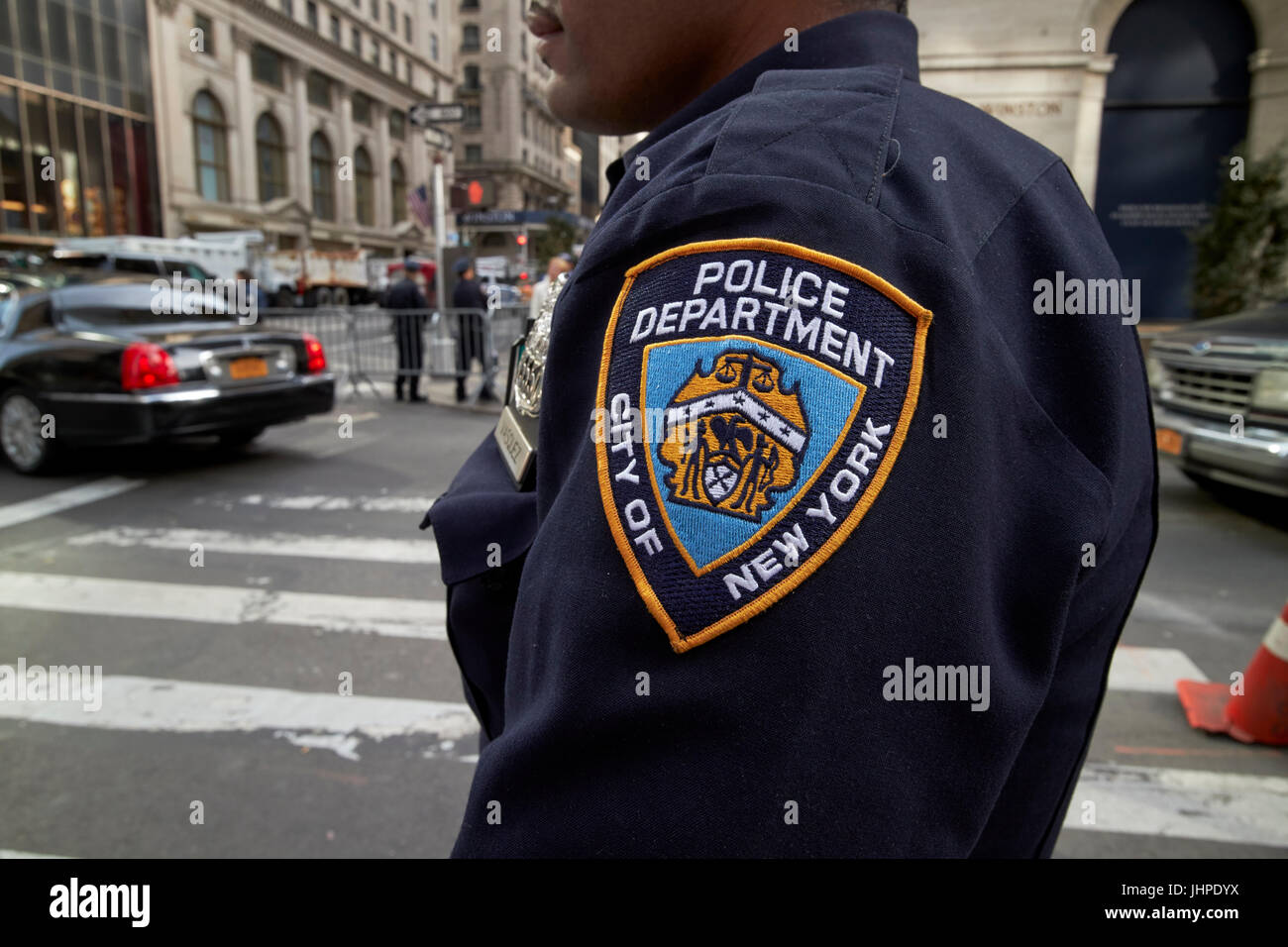 NYPD Police Officer Schulter Kamm Abzeichen New York City USA Stockfoto
