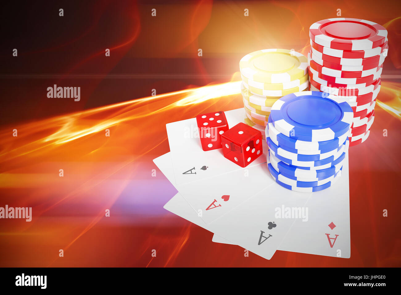 Erhöhte Ansicht von Casino Jetons mit Würfel und Spielkarten gegen glühende abstrakte Muster Stockfoto
