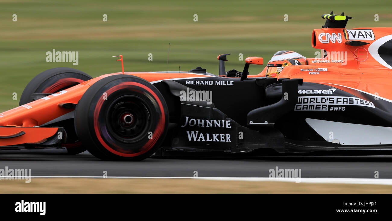 McLaren Fahrer Stoffel Vandoorne während des zweiten Trainings des 2017 British Grand Prix in Silverstone, Towcester. PRESSEVERBAND Foto. Bild Datum: Freitag, 14. Juli 2017. Siehe PA Geschichte AUTO Briten. Bildnachweis sollte lauten: Tim Goode/PA Wire. Einschränkungen: Nur zur redaktionellen Verwendung. Kommerzielle Nutzung mit vorheriger Zustimmung von Teams. Stockfoto