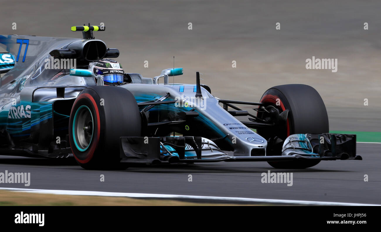 Mercedes' Valtteri Bottas während des zweiten Trainings des 2017 British Grand Prix in Silverstone, Towcester. PRESSEVERBAND Foto. Bild Datum: Freitag, 14. Juli 2017. Siehe PA Geschichte AUTO Briten. Bildnachweis sollte lauten: Tim Goode/PA Wire. Einschränkungen: Nur zur redaktionellen Verwendung. Kommerzielle Nutzung mit vorheriger Zustimmung von Teams. Stockfoto