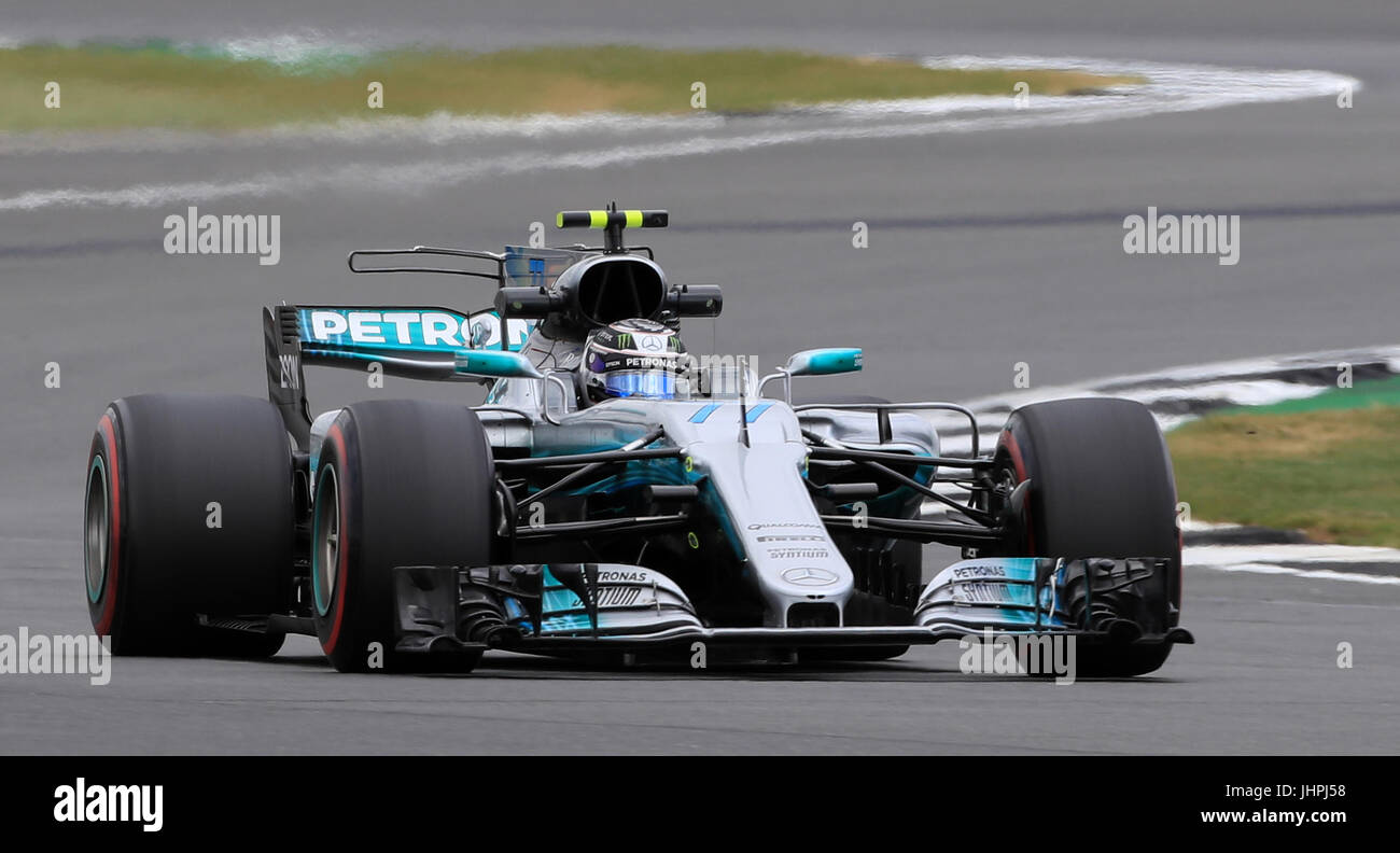 Mercedes' Valtteri Bottas während des zweiten Trainings des 2017 British Grand Prix in Silverstone, Towcester. PRESSEVERBAND Foto. Bild Datum: Freitag, 14. Juli 2017. Siehe PA Geschichte AUTO Briten. Bildnachweis sollte lauten: Tim Goode/PA Wire. Einschränkungen: Nur zur redaktionellen Verwendung. Kommerzielle Nutzung mit vorheriger Zustimmung von Teams. Stockfoto