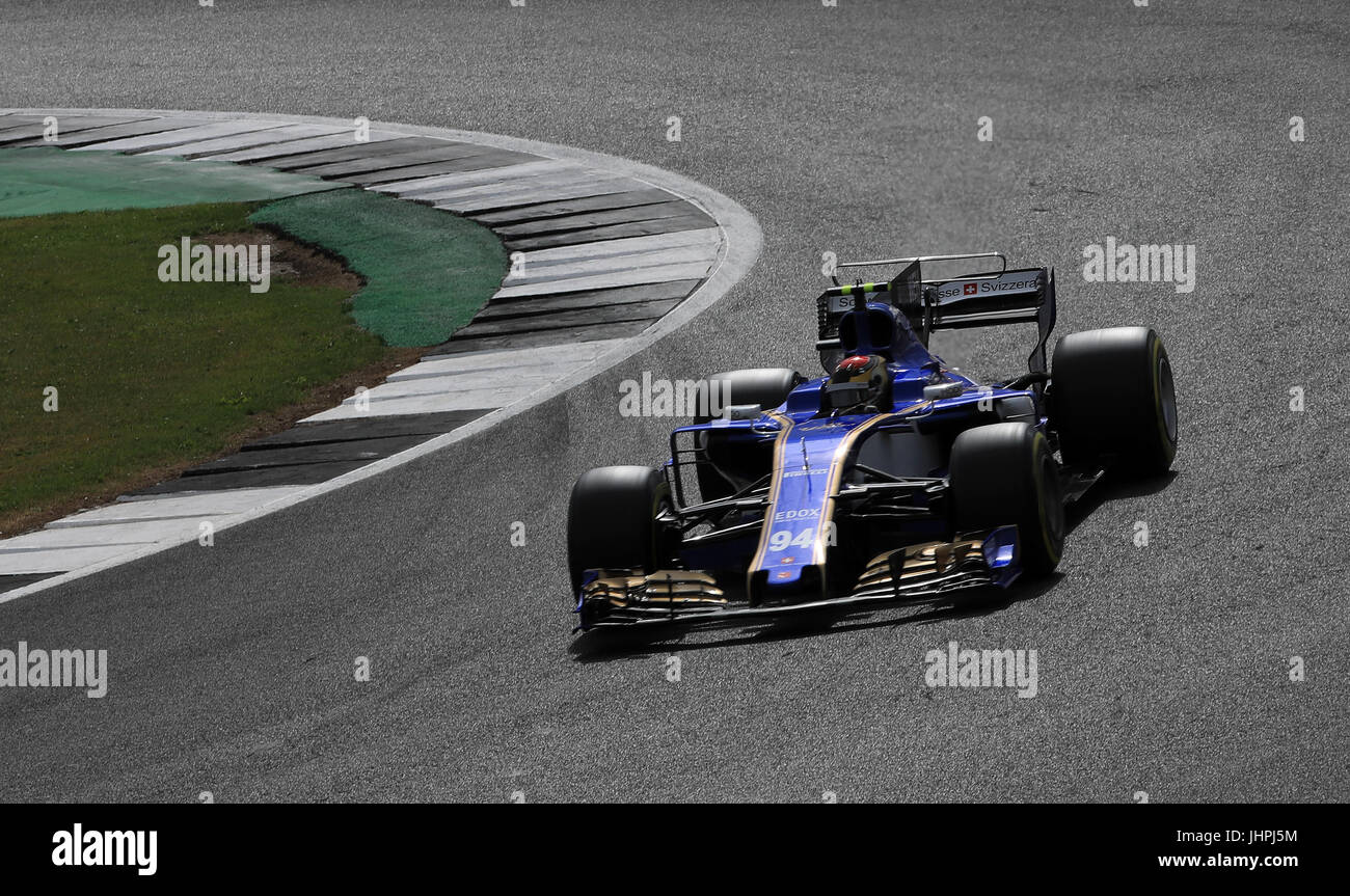 Sauber Pascal Wehrlein beim zweiten Training des 2017 British Grand Prix in Silverstone, Towcester. PRESSEVERBAND Foto. Bild Datum: Freitag, 14. Juli 2017. Siehe PA Geschichte AUTO Briten. Bildnachweis sollte lauten: Tim Goode/PA Wire. Einschränkungen: Nur zur redaktionellen Verwendung. Kommerzielle Nutzung mit vorheriger Zustimmung von Teams. Stockfoto