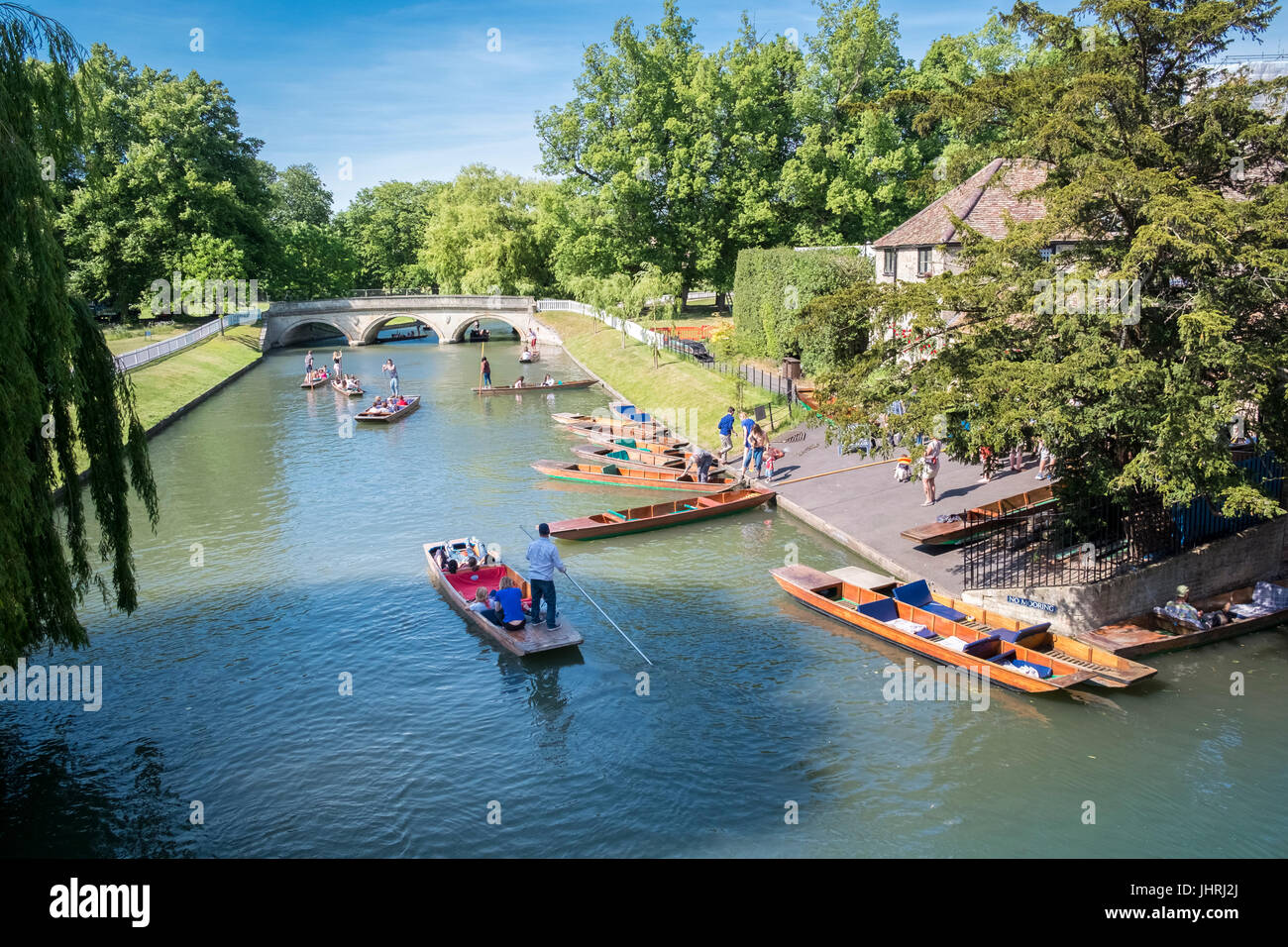 Bootfahren auf dem Fluss Cam, Cambridge, Cambridgeshire, England UK Stockfoto