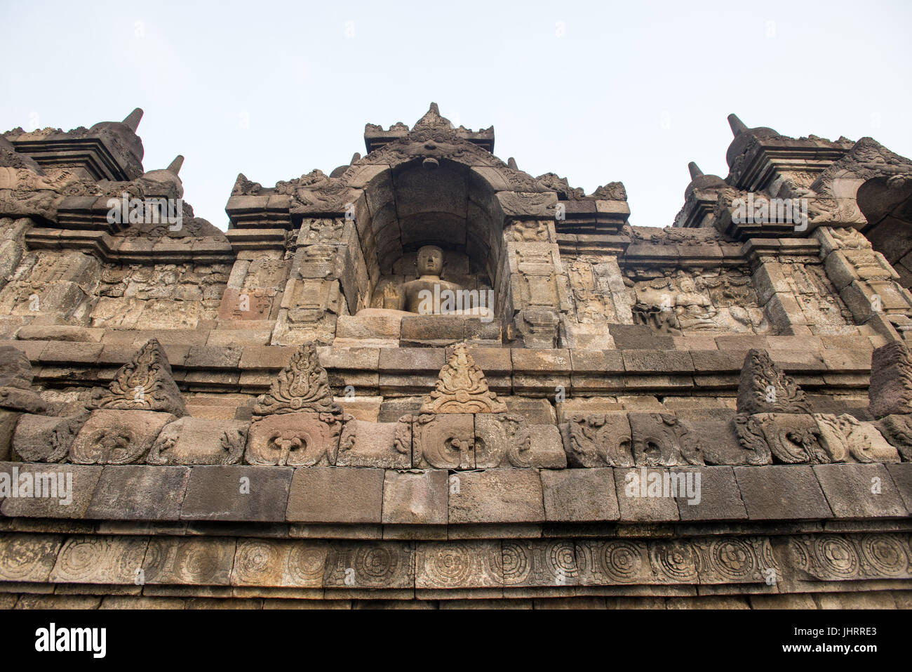 Details der dritten Ebene Statuen von Borobudur Tempel Java Indonesien. Stockfoto