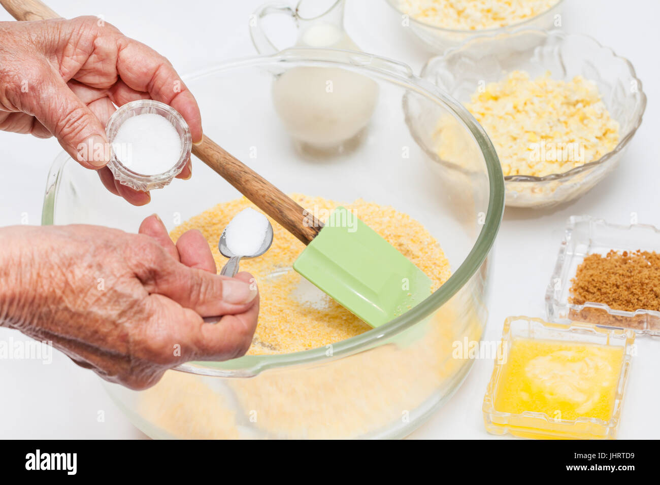 Сыр брынза в рассоле. Сливочная мука. Творог из свежего козьего молока с лимоном. To add salt. Творог из свежего козьего молока с лимоном.