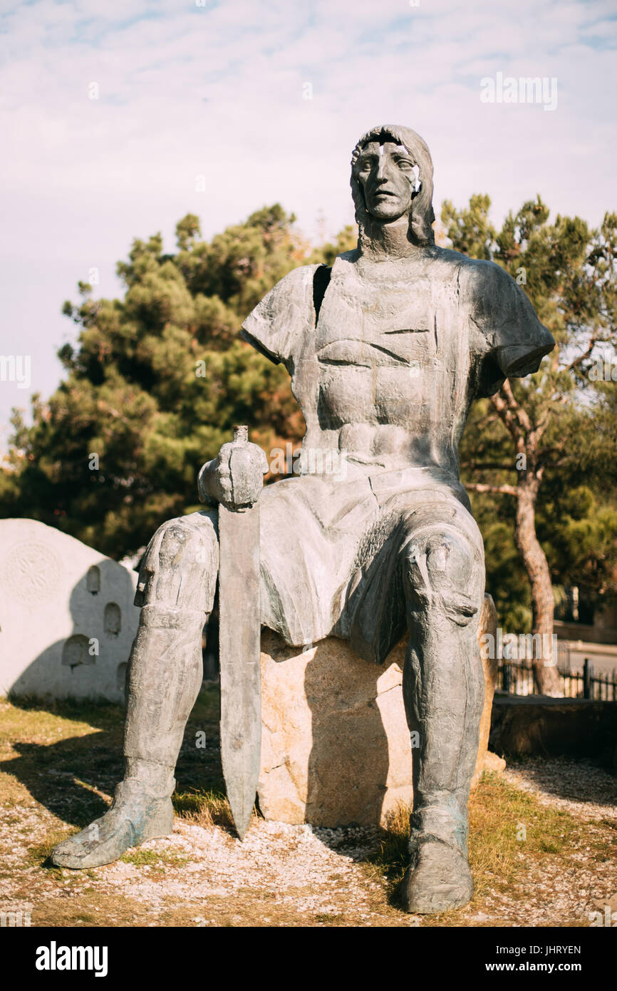 Gori, Shida Kartli Region, Georgia, Eurasien. Denkmal der georgischen Krieger für die Gefallenen des Krieges 2008. Denkmal für die toten Soldaten in der Nähe Stockfoto