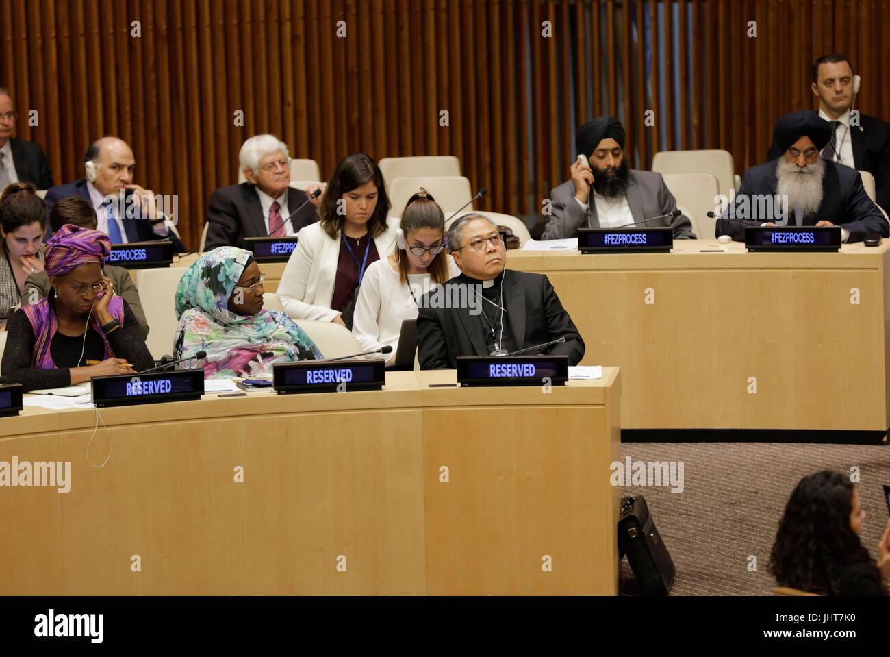 Vereinten Nationen, New York, USA, 14. Juli 2017 - Teilnehmer bei der Vorstellung des Aktionsplans für religiöse Führer und Akteure, zu verhindern, dass Anstiftung zur Gewalt, die Gräueltaten, auch bekannt als die Fez Plan of Action heute am Hauptsitz UNO in New York City führen könnte. Foto: Luiz Rampelotto/EuropaNewswire | weltweite Nutzung Stockfoto