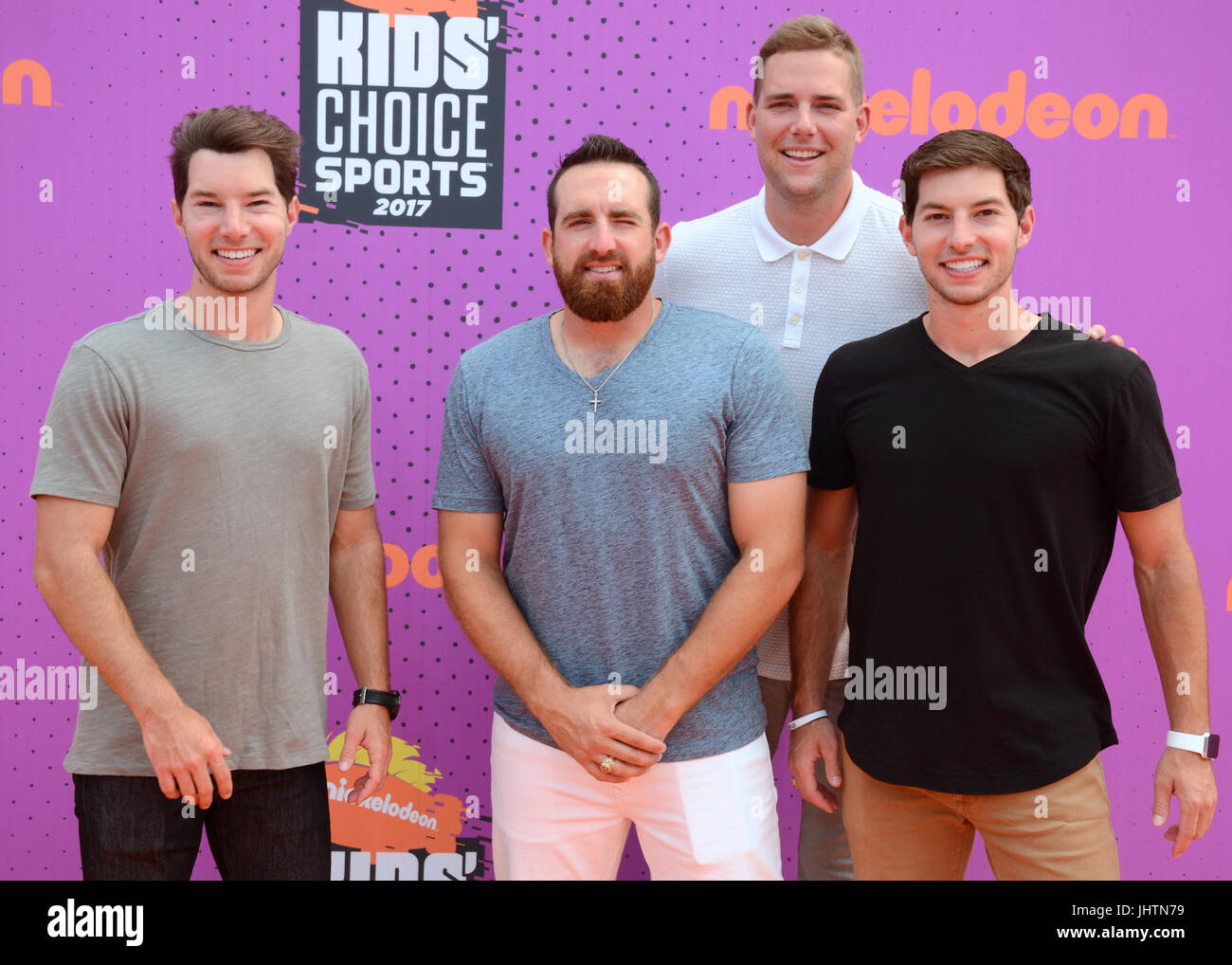 Dude perfect -Fotos und -Bildmaterial in hoher Auflösung – Alamy - How Tall Is Tyler Toney: Dude Perfect Star’s Athletic Prowess