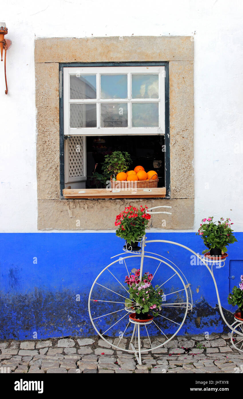 Schaufenster weiß getünchten Dorf Obidos Estremadura Portugal Stockfoto