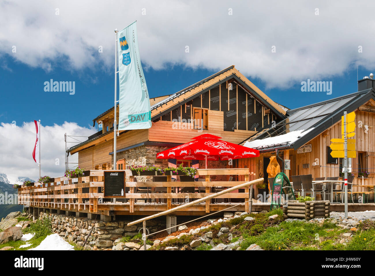 SIEHE - 16 Juli: Die erneuerte Ascher Hütte in der Nähe von See im Paznaun Tal, Österreich am 16. Juli 2016. Stockfoto