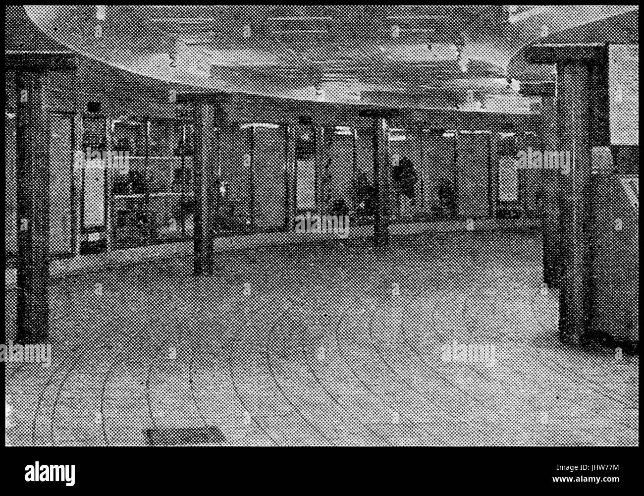 Kreisförmige Parade am Piccadilly Circus unterirdischen Bahnhof 1928 Stockfoto