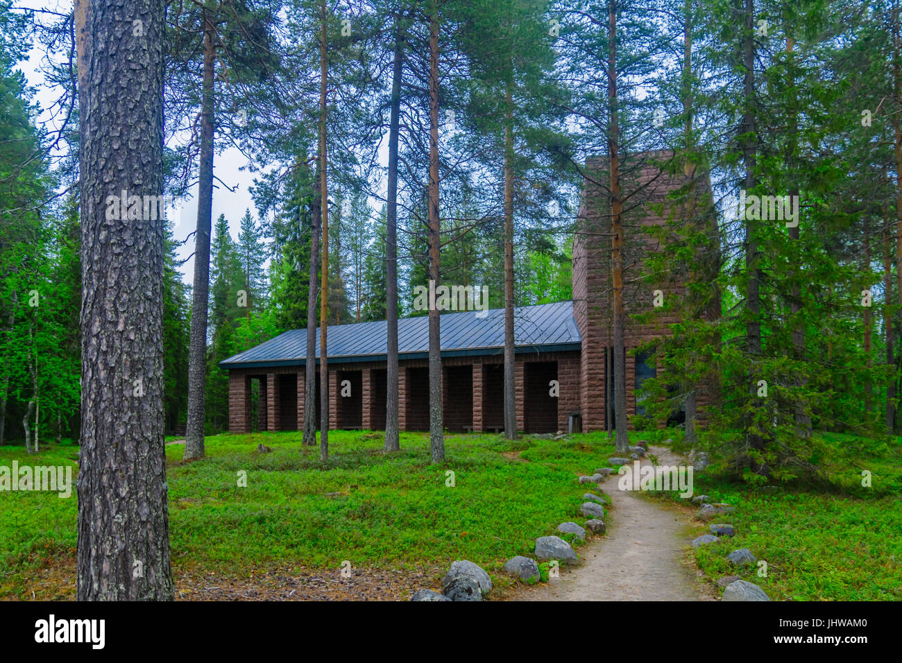 Mausoleum und Denkmal für deutsche Soldaten, die im zweiten Weltkrieg, See Norvajarvi, nördlich von Rovaniemi, Lappland, Finnland gestorben Stockfoto