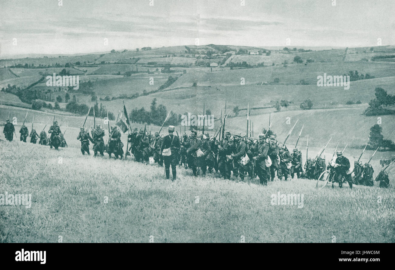 Französische Infanterie fixiert Bajonette, 1914 Stockfoto