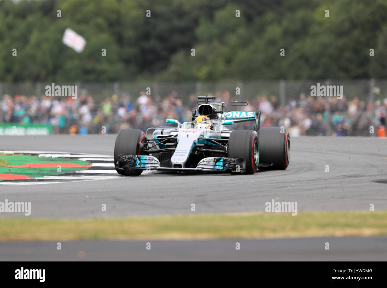 Mercedes' Lewis Hamilton während des Grand Prix von Großbritannien 2017 auf dem Silverstone Circuit, Towcester. DRÜCKEN SIE VERBANDSFOTO. Bilddatum: Sonntag, 16. Juli 2017. Siehe PA Story AUTO British. Bildnachweis sollte lauten: Tim Goode/PA Wire. Stockfoto