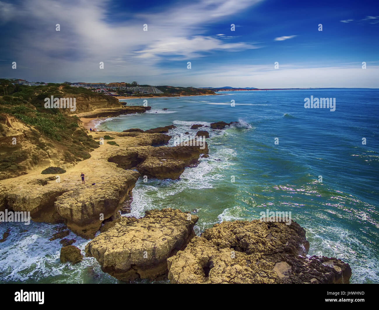 Algarve, Portugal: UAV Luftbild der Küste Stockfoto