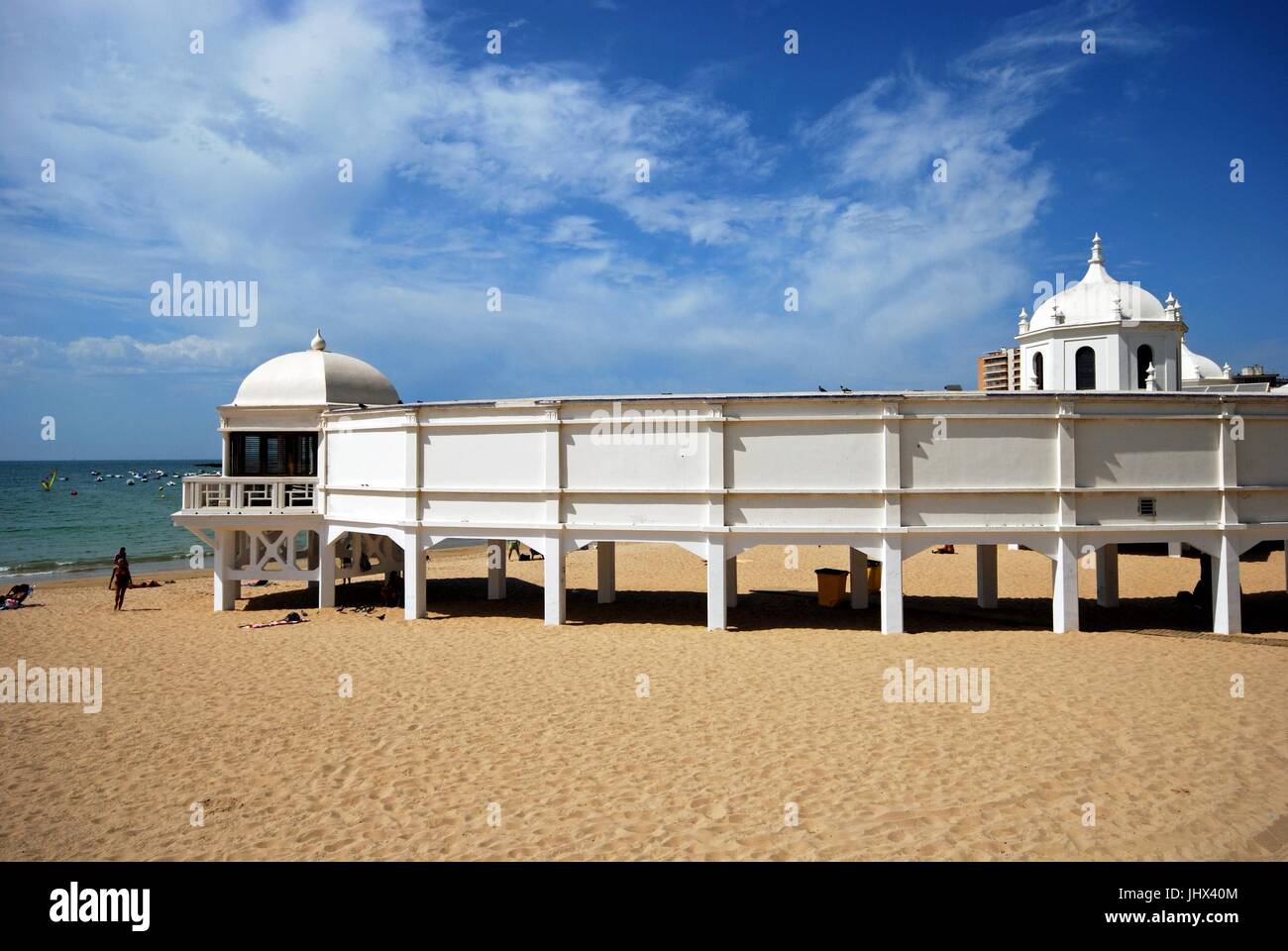 Blick auf den Pier auf La Caleta Strand, Cadiz, Provinz Cadiz, Andalusien, Spanien, Westeuropa. Stockfoto