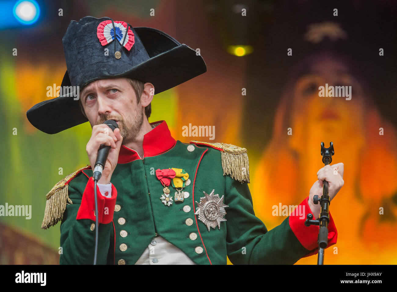 Latitude Festival, UK 16. Juli 2017 führte die göttliche Komödie von Neil Hannon (Napoleon Outfit) spielen der Obelisk Stage - 2017 Latitude Festival, Henham Park. Suffolk-16. Juli 2017-Credit: Guy Bell/Alamy Live-Nachrichten Stockfoto