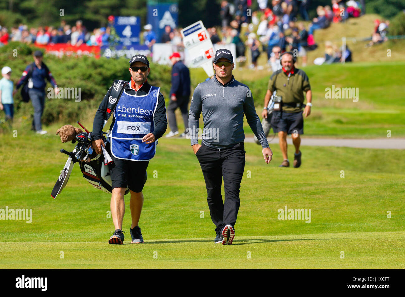 Ayrshire, Schottland, Vereinigtes Königreich. 16. Juli 2017. Der letzte Tag des Aberdeen Asset Management, die, das Scottish Open Golf Championship viel Drama und spannende Spiel aus ein internationales Teilnehmerfeld Golfer im Wettbewerb um den Pokal und Preis Geld zur Verfügung gestellt. Die Konkurrenz war über Dundonald Links in der Nähe von Irvine Ayrshire Schottland in der heißen Sommersonne gespielt und endete mit einem dramatischen Sieg für RAFA CABRERA BELLO Form Spanien Kredit: Findlay/Alamy Live News Stockfoto