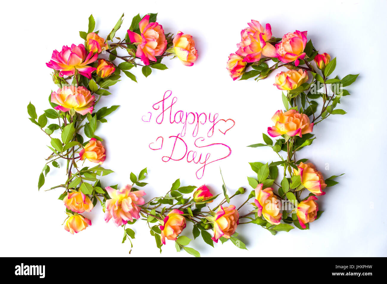 Glücklich-Tageskarte mit orange Rosen Dekoration auf weiß Stockfoto