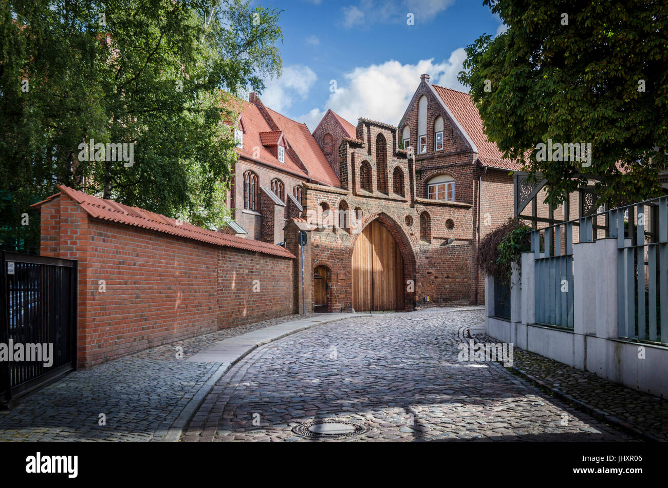 Gepflasterte Straße führt zu das deutsche Meeresmuseum, ehemals St. Chatherine Abtei Stockfoto