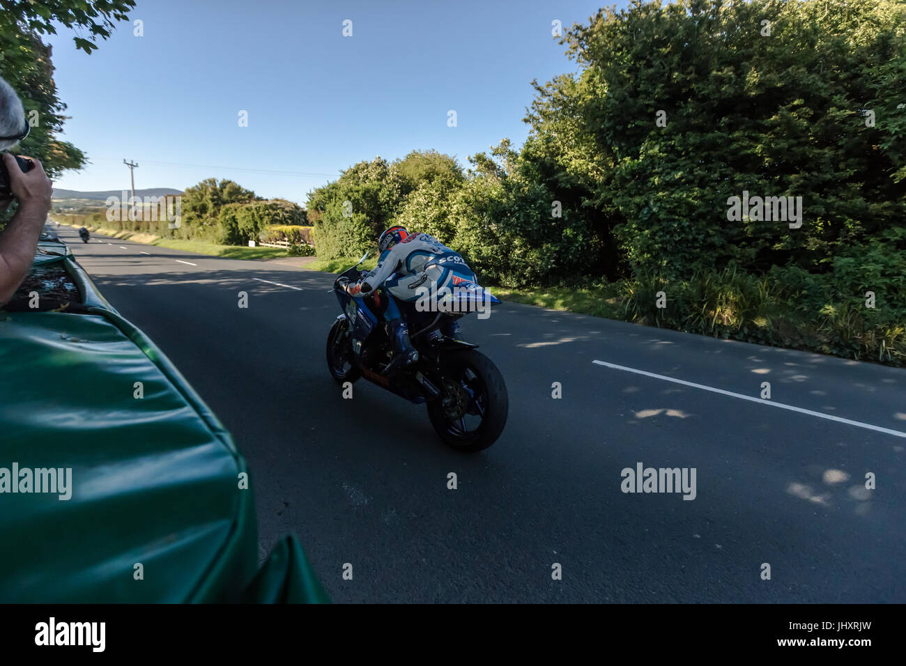 Straßenrennen der Southern 100 Road Races 2017, Isle of man. Fahrer wie Michael Dunlop, Ivan Lintin, Dan Kneen und Dean Harrison Stockfoto