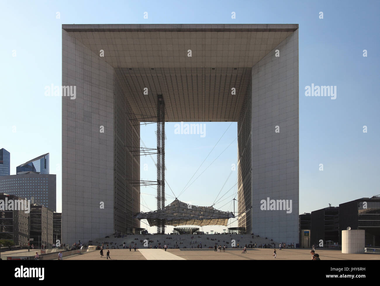 La Grande Arche in La Défense, Paris, Frankreich - Le Grande Arche in La Défense, Paris, France, La Grande Arche Im La Défense, Frankreich - Le Grande A Stockfoto