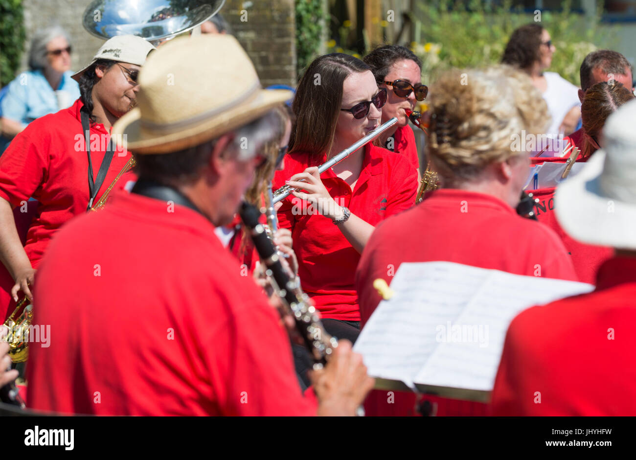 Bestandteil der Bognor Regis Konzert Band spielt auf ein outdoor-Event im Sommer das Vereinigte Königreich. Stockfoto