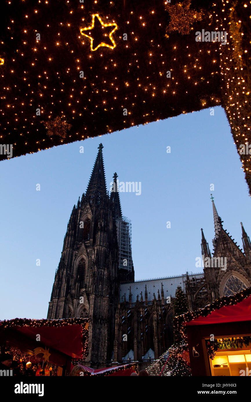 Europa, Deutschland, Köln, Eintritt auf den Weihnachtsmarkt vor dem Dom Stockfoto