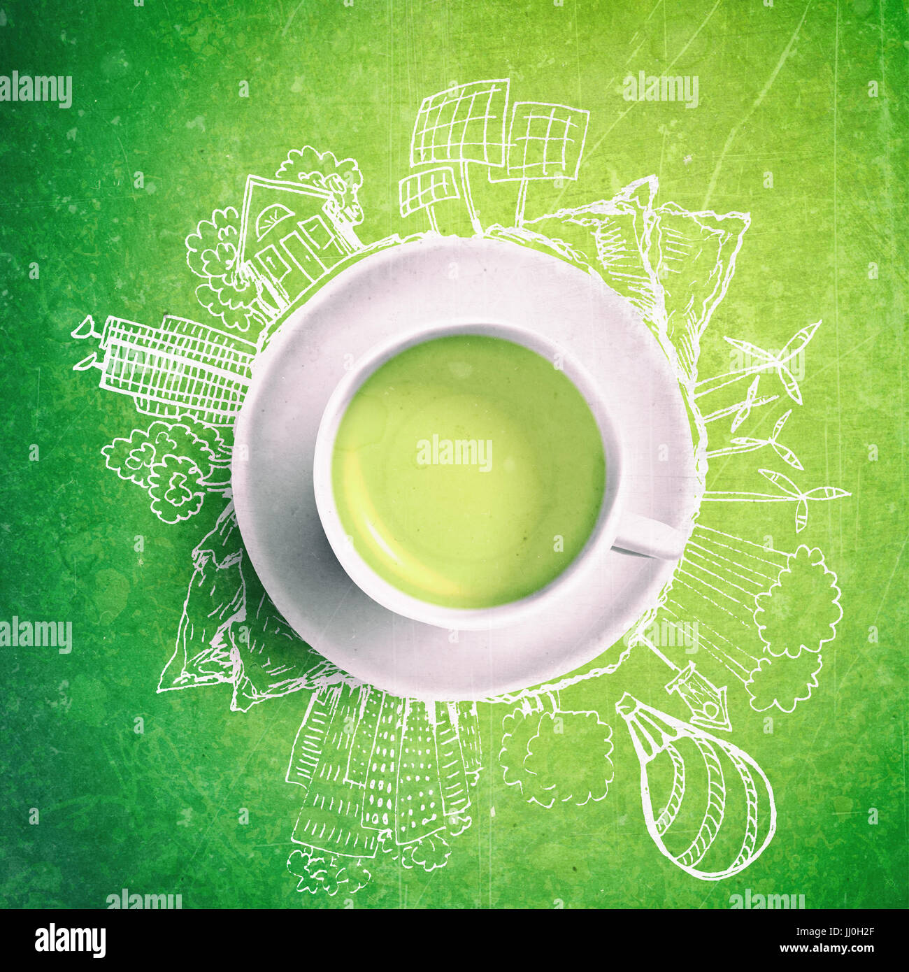 Grüner Tee mit Kreis Ökologie Doodles. Skizzierte Eco Elemente mit Tasse grüner Tee Stockfoto