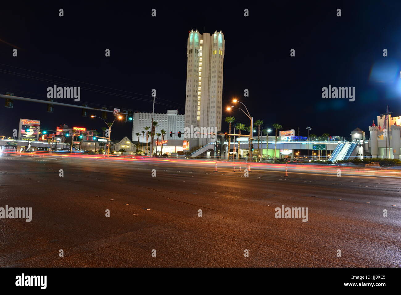 Überqueren von Straßen an der Spitze des Las Vegas strip Stockfoto