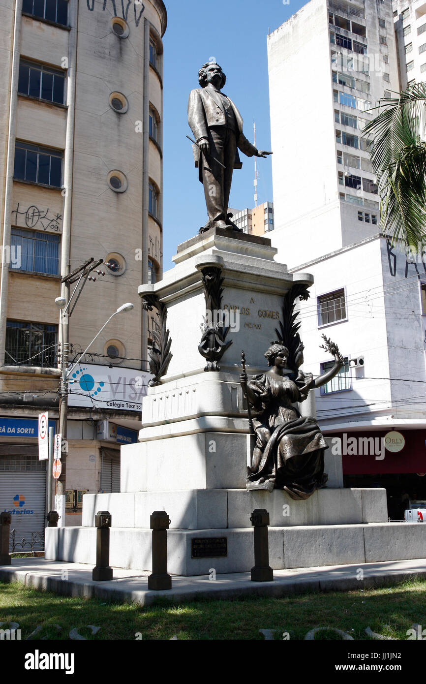 Statua di carlos gomes Fotos und Bildmaterial in hoher Auflösung Alamy