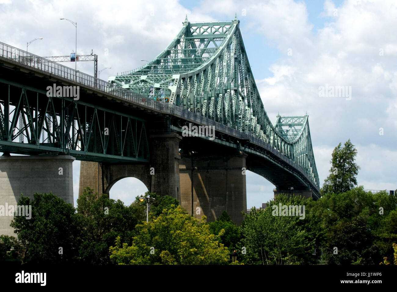 Montreal, Kanada, 16 July,2017.The Jacques Cartier-Brücke über den St. Lawrence River in Montreal,Quebec.Credit:Mario Beauregard/Alamy Live News Stockfoto